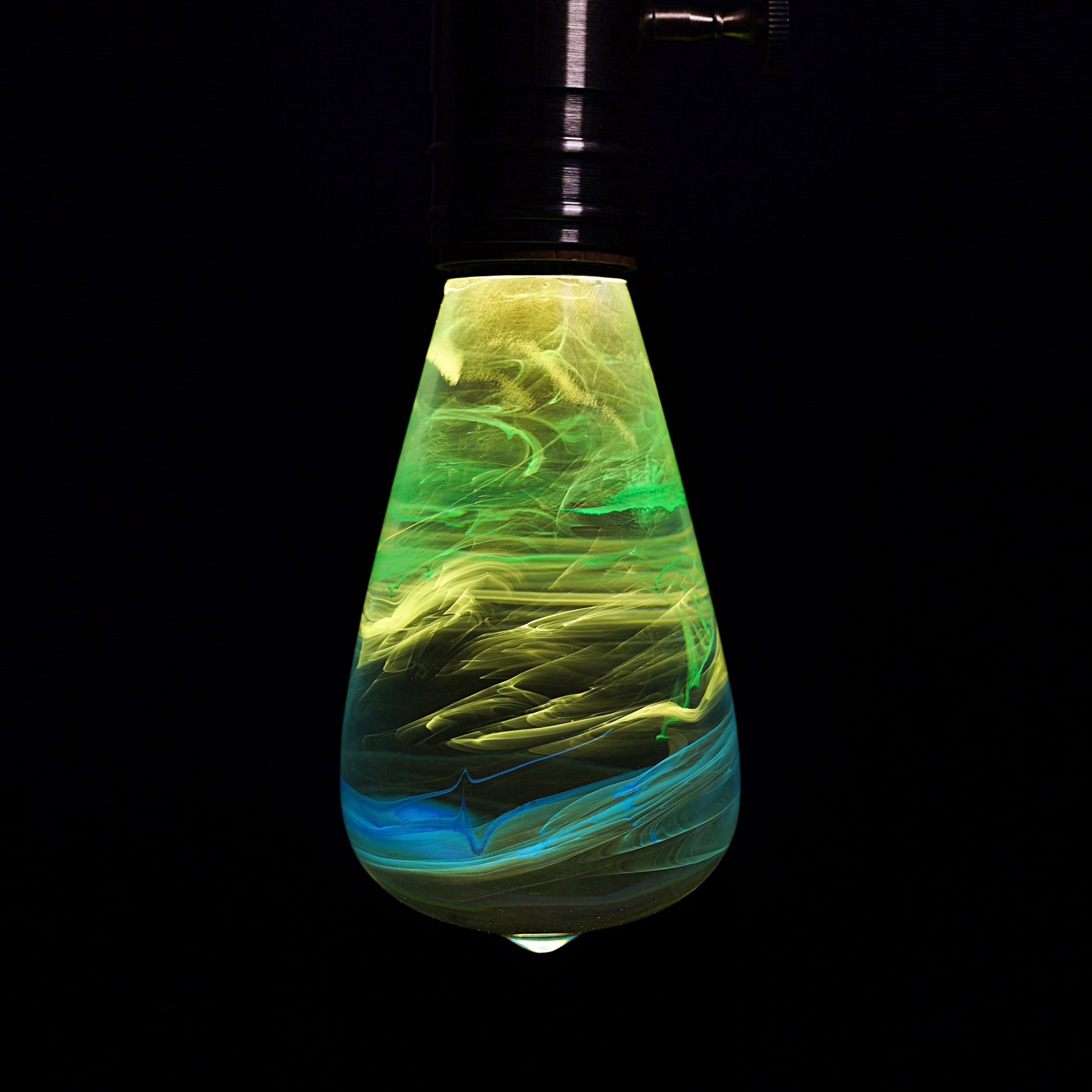 ✨ Each lamp is a unique piece of art – here’s a closer look at the stunning resin details.